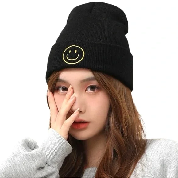 Unisex Smiley Face Knit Beanie - Picture 3 of 4